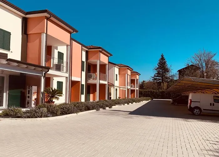 Lejlighedshotel Rta La Pineta 3*